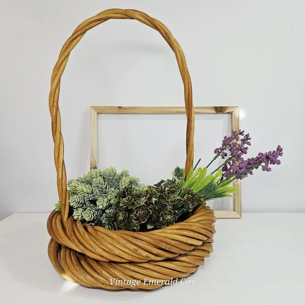 Vtg Wicker Basket with Handle Round Honey Willow Primitive Very Sturdy Handmade